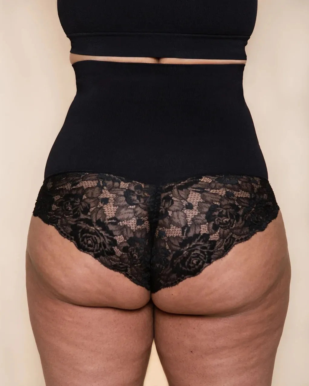 Spitzen High-Waist Shaping Shorts